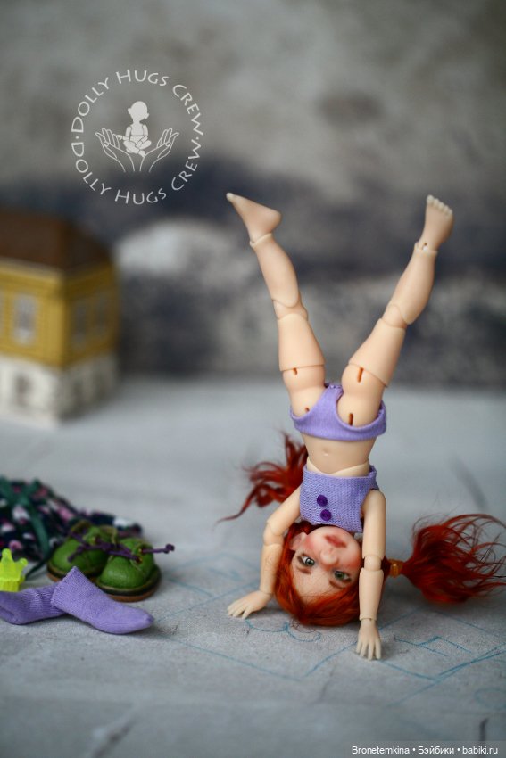 Спортсменка-зажигалка Ника и энергичная разминка