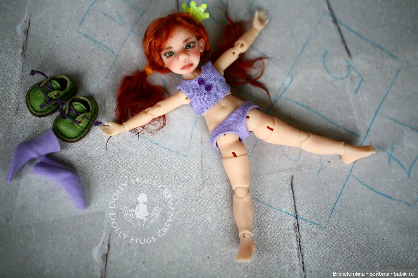 Спортсменка-зажигалка Ника и энергичная разминка