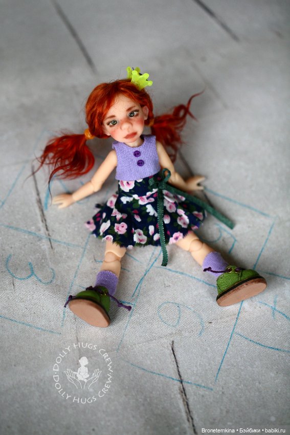 Спортсменка-зажигалка Ника и энергичная разминка