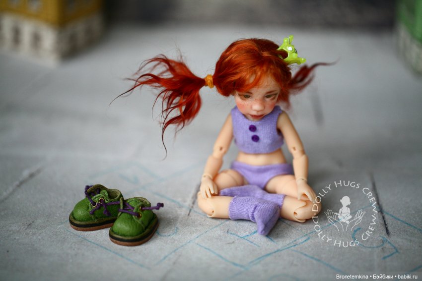 Спортсменка-зажигалка Ника и энергичная разминка