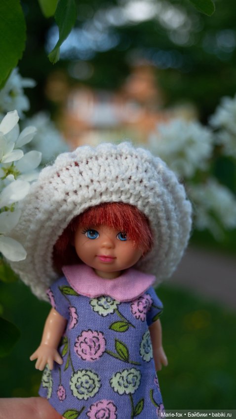 Рыжики в цветах: девочка в береточке и задумчивая косичка (фото 4)