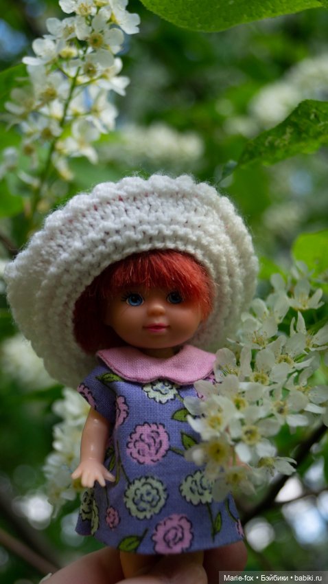 Рыжики в цветах: девочка в береточке и задумчивая косичка (фото 9)