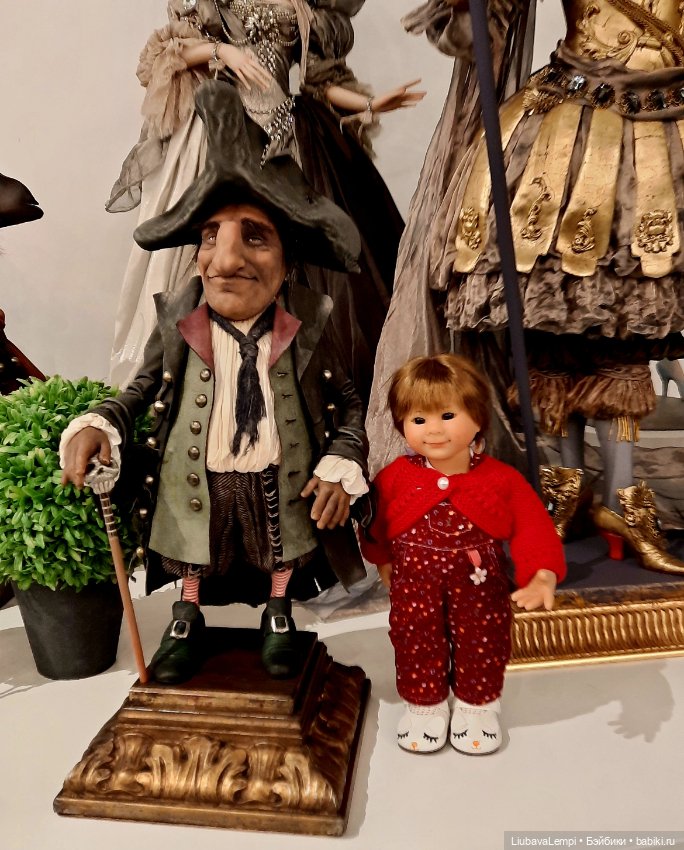 Бал кукол в Санкт-Петербурге или собкор Варвара докладывает