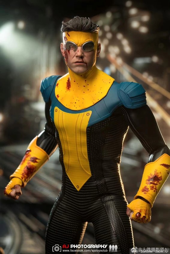 Фотографии серийной фигурки Неуязвимого в масштабе 1/6 от Soosootoys (фото 3)