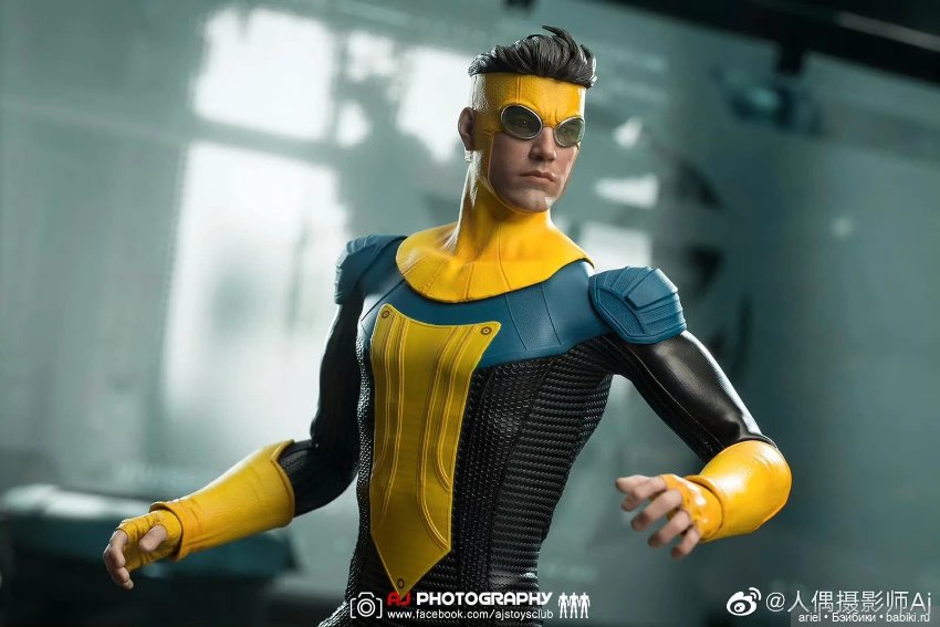 Фотографии серийной фигурки Неуязвимого в масштабе 1/6 от Soosootoys (фото 5)