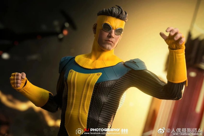 Фотографии серийной фигурки Неуязвимого в масштабе 1/6 от Soosootoys (фото 9)