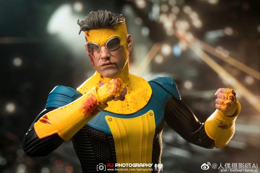 Фотографии серийной фигурки Неуязвимого в масштабе 1/6 от Soosootoys (фото 6)