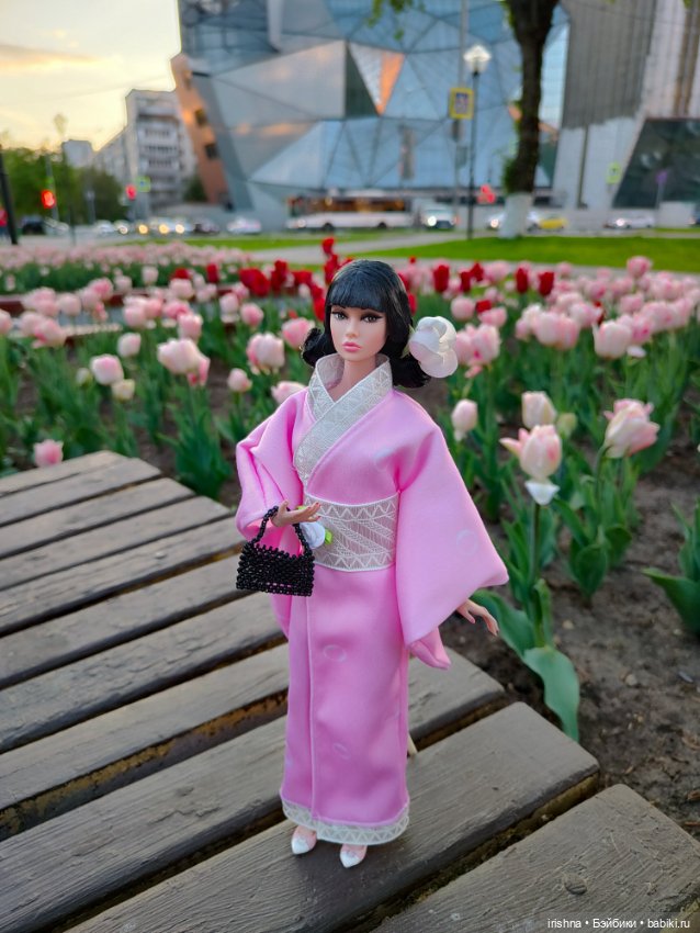 Poppy Parker miss independent в образе японки