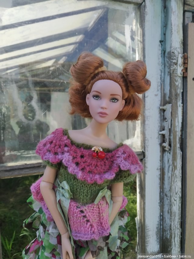 Мечтательная девушка без имени