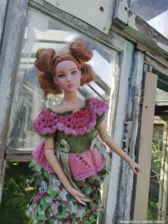 Мечтательная девушка без имени