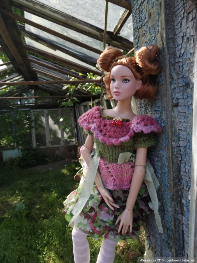 Мечтательная девушка без имени