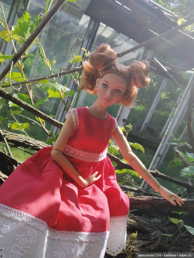 Мечтательная девушка без имени