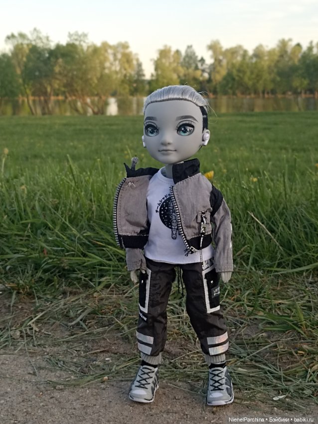 Эш на прогулке — Куклы Rainbow High (Рейнбоу Хай (фото 4)