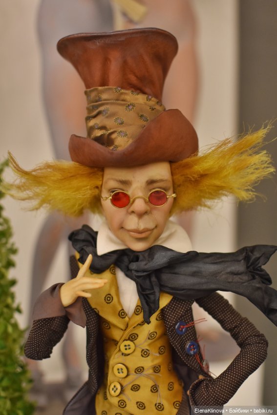 Бал кукол в Севкабеле, Санкт-Петербург. Часть первая: лица и личности