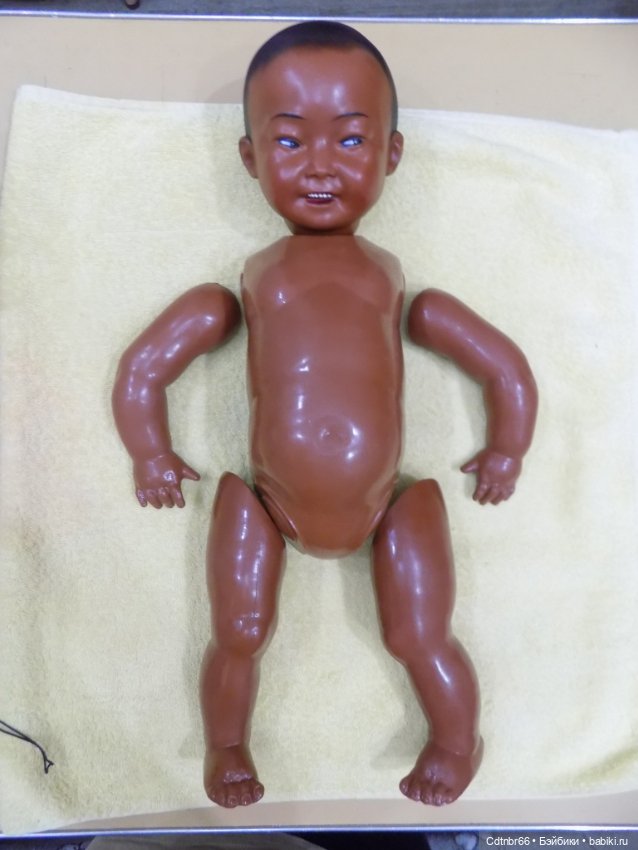 Реставрация двух тёмнокожих мальчиков. Один целлулоидный, второй металлический