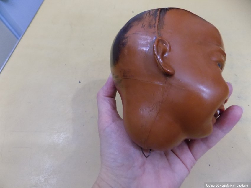 Реставрация двух тёмнокожих мальчиков. Один целлулоидный, второй металлический