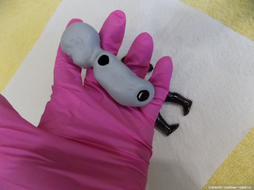 Реставрация двух тёмнокожих мальчиков. Один целлулоидный, второй металлический