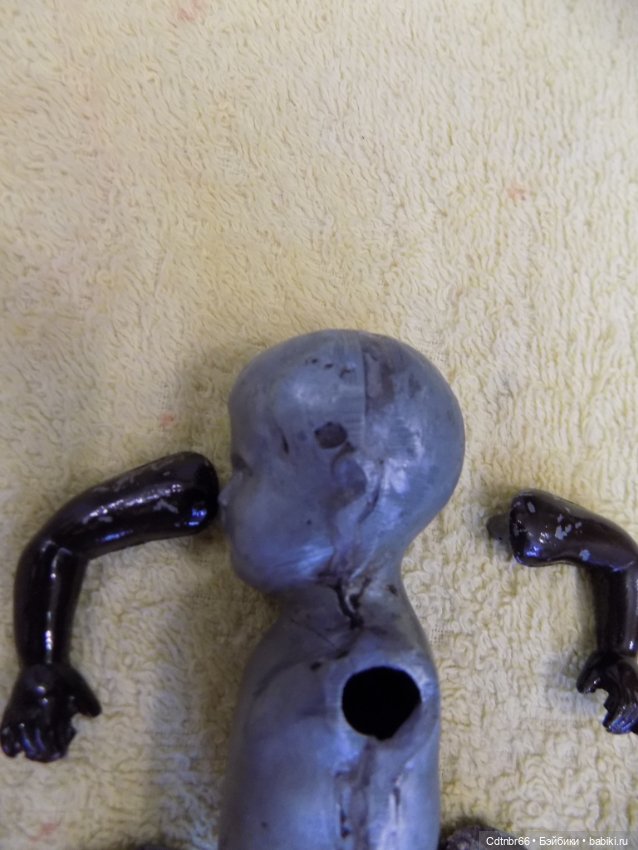 Реставрация двух тёмнокожих мальчиков. Один целлулоидный, второй металлический