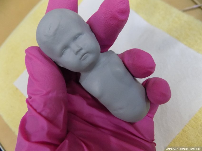 Реставрация двух тёмнокожих мальчиков. Один целлулоидный, второй металлический