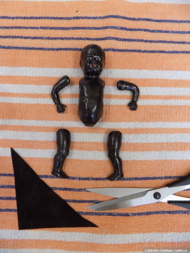 Реставрация двух тёмнокожих мальчиков. Один целлулоидный, второй металлический