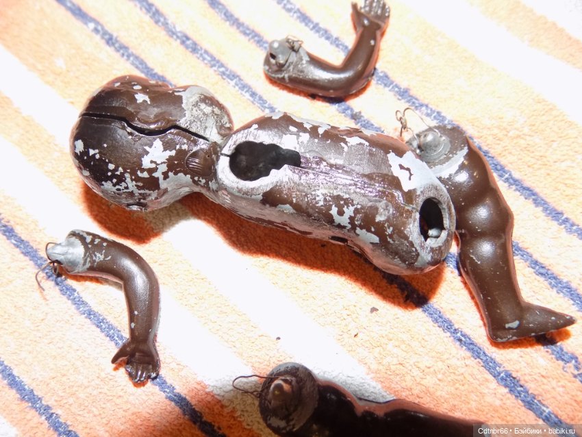 Реставрация двух тёмнокожих мальчиков. Один целлулоидный, второй металлический