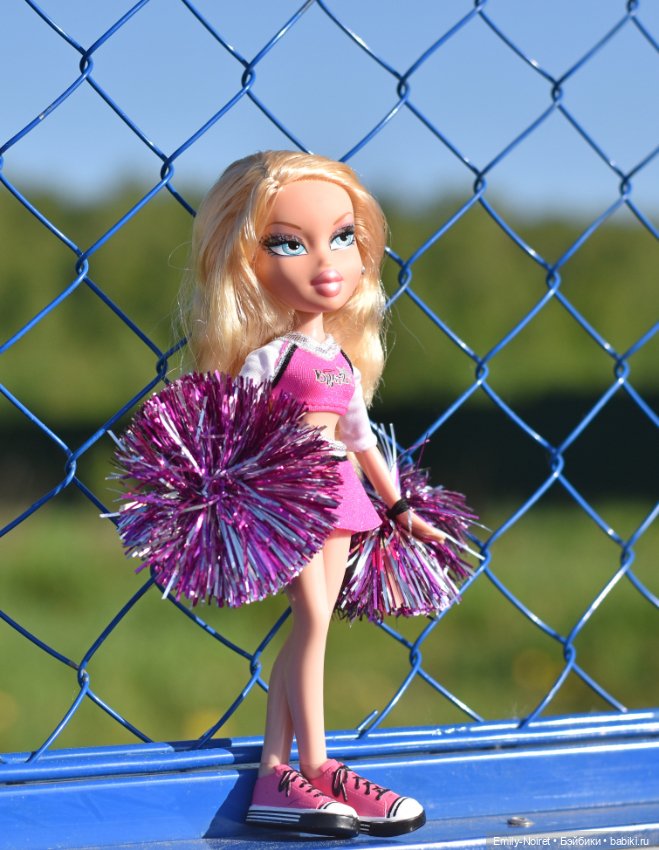Болельщица Хлоя — Куклы Bratz (Братц) и Moxie Girlz: MGA (фото 3)
