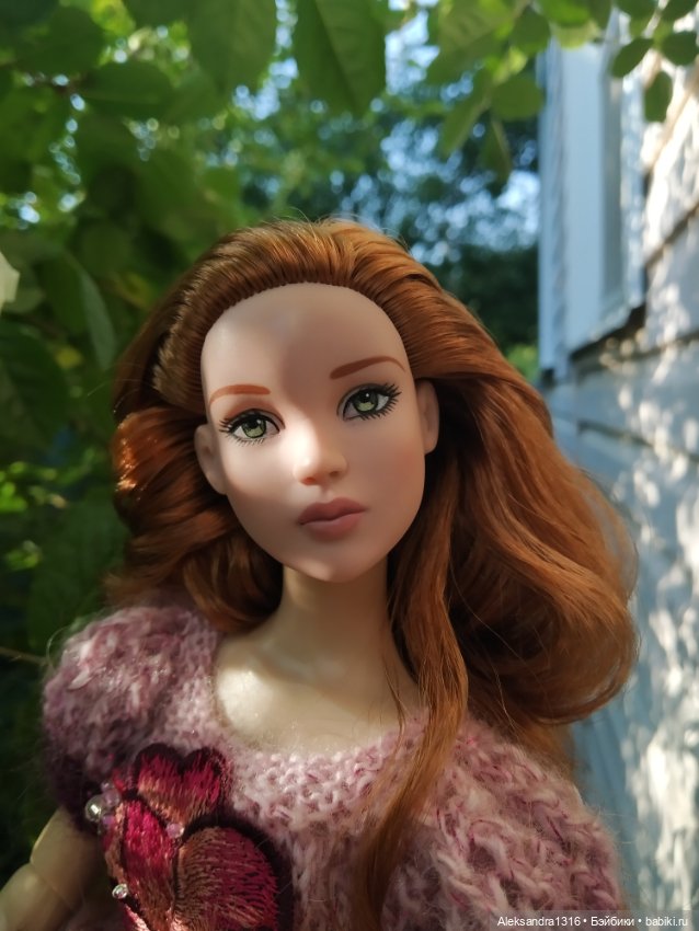 Мечтательная девушка заговорила