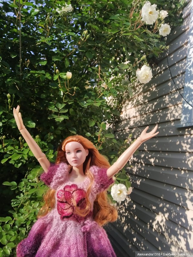 Мечтательная девушка заговорила