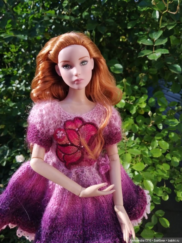 Мечтательная девушка заговорила