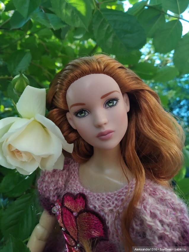 Мечтательная девушка заговорила