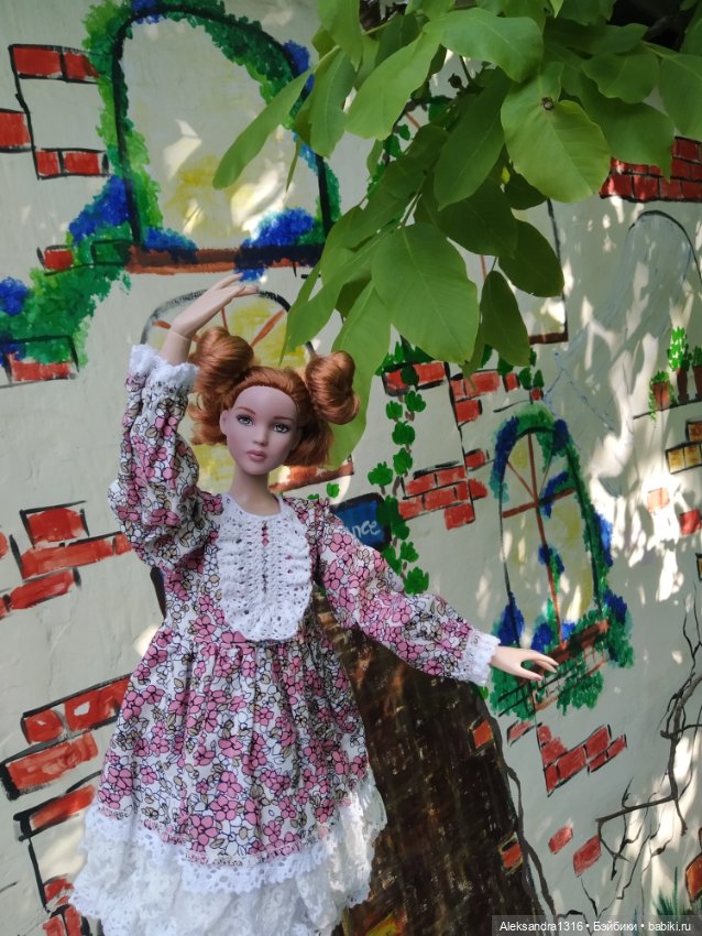 Мечтательная девушка заговорила