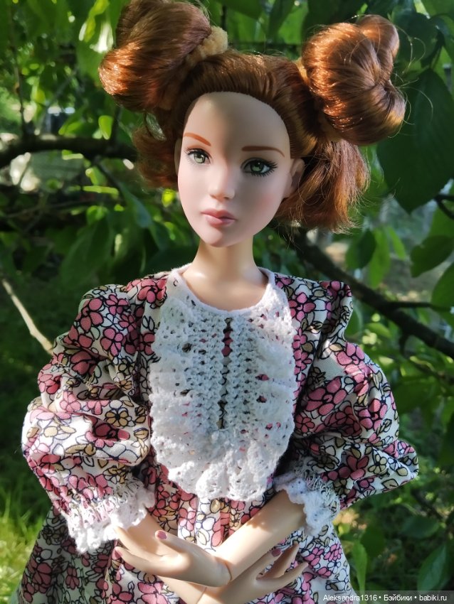 Мечтательная девушка заговорила