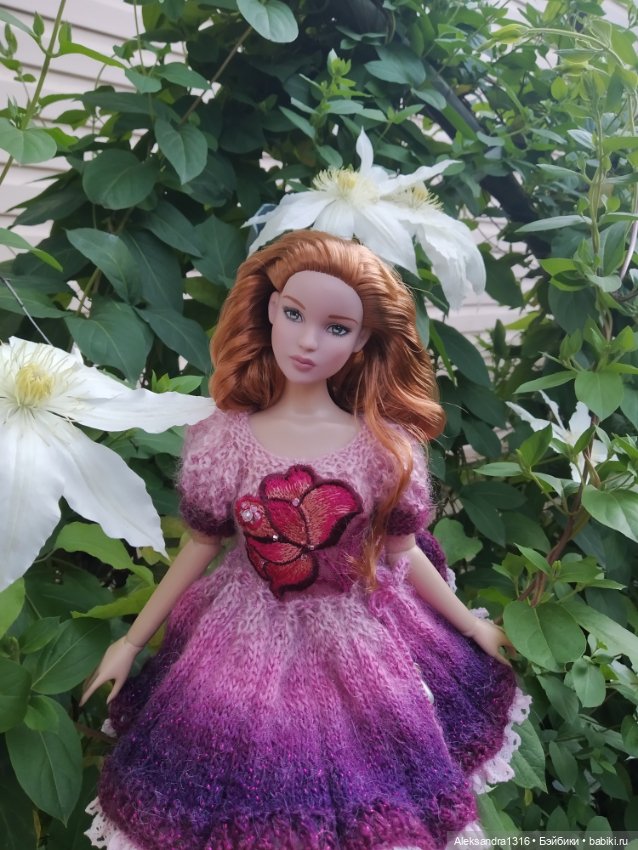 Мечтательная девушка заговорила