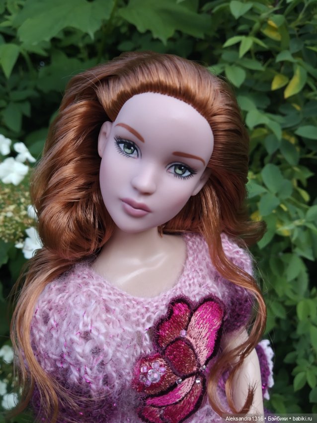 Мечтательная девушка заговорила