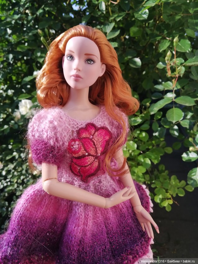 Мечтательная девушка заговорила