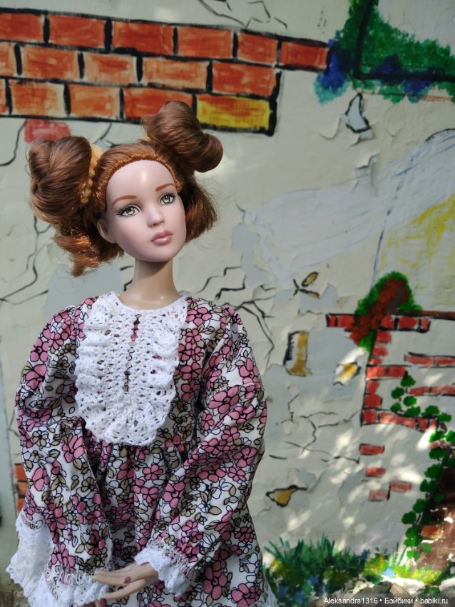 Мечтательная девушка заговорила