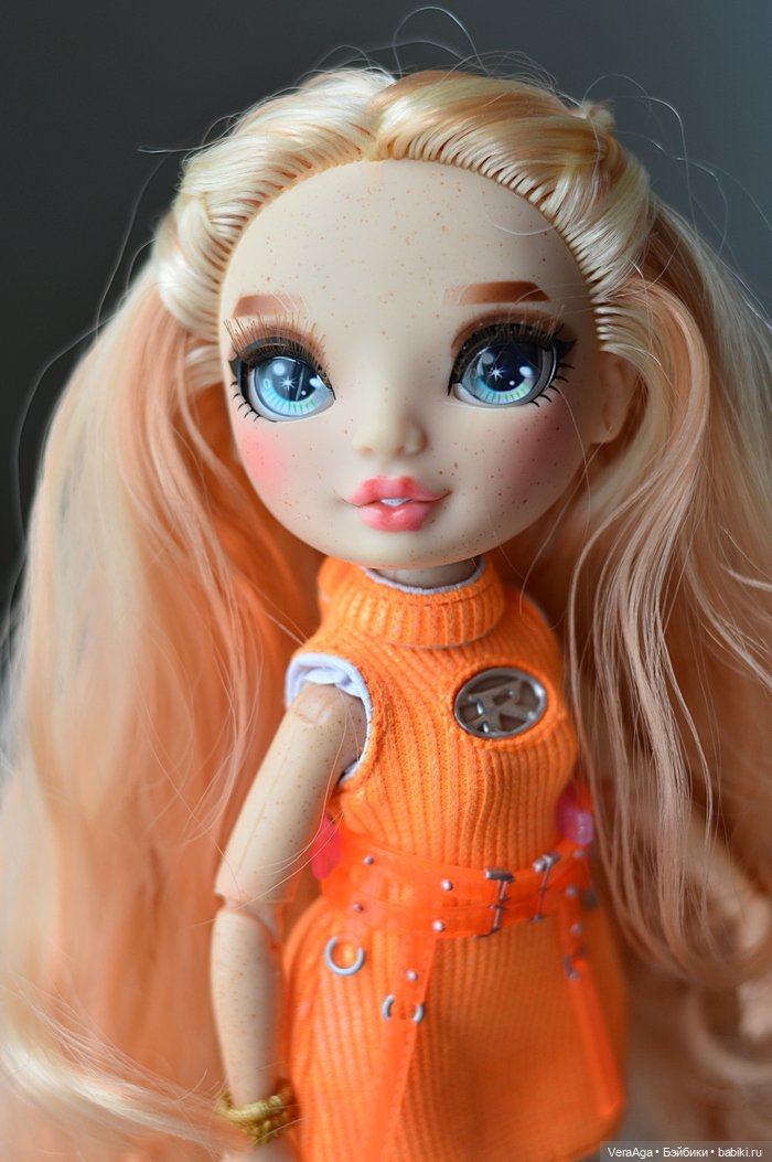 Николь и Вика в наряде от Мишель (фото 9)