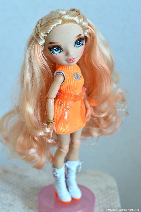 Николь и Вика в наряде от Мишель (фото 3)