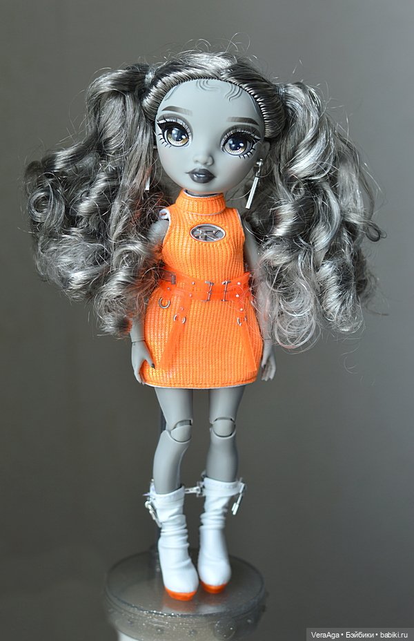 Николь и Вика в наряде от Мишель (фото 2)