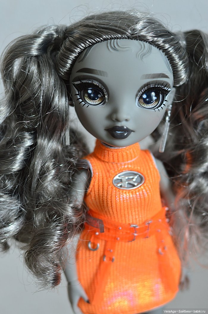 Николь и Вика в наряде от Мишель (фото 10)