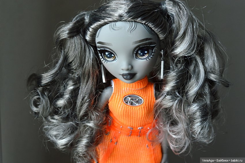 Николь и Вика в наряде от Мишель (фото 8)