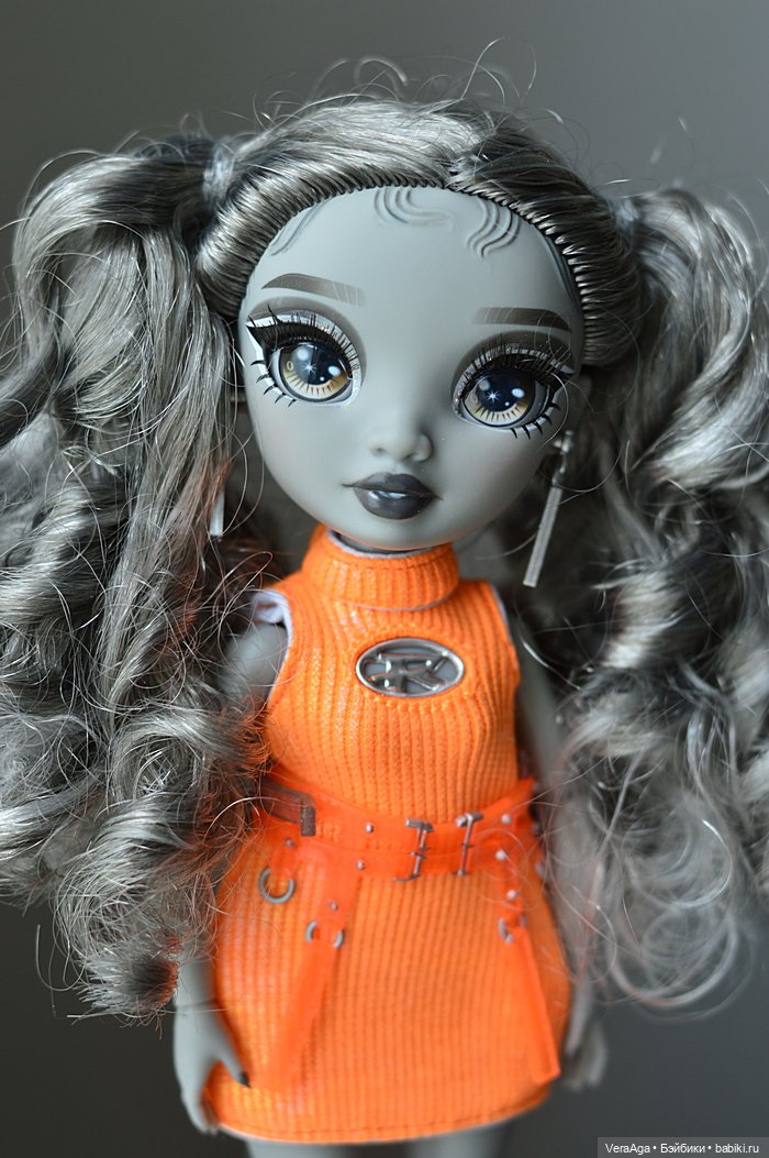 Николь и Вика в наряде от Мишель