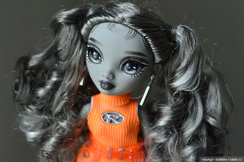 Николь и Вика в наряде от Мишель