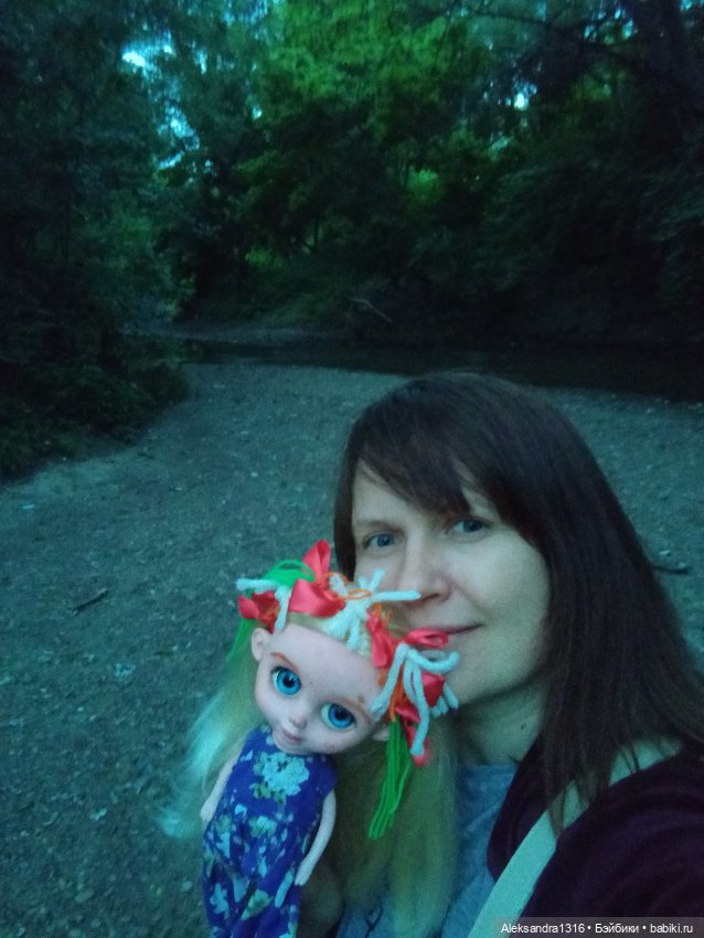 Пошли мы погулять с Марусей вечерком☁️