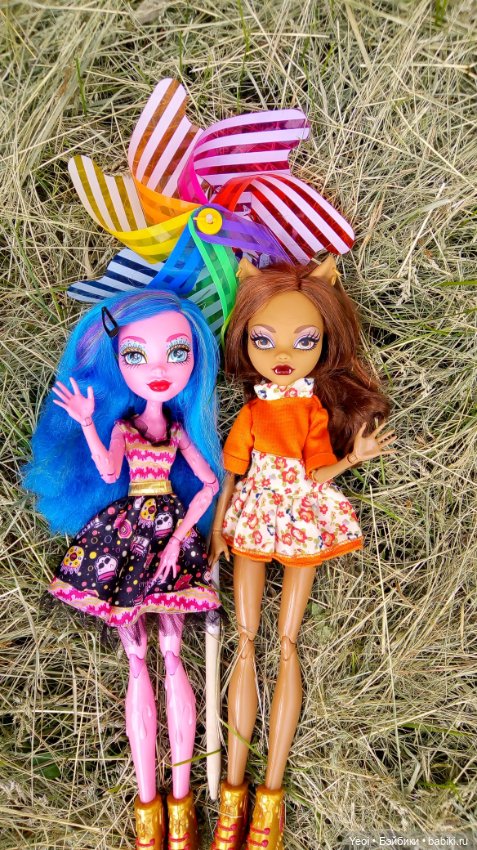 Монстер хай на прогулке, Клодин и Гулиопа, 42см