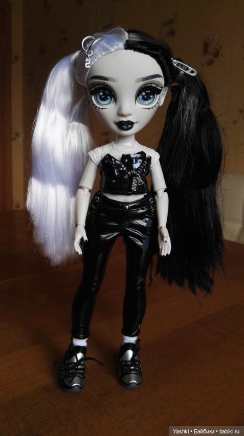 Ева (Хизер Грейсон) приехала (фото 4)