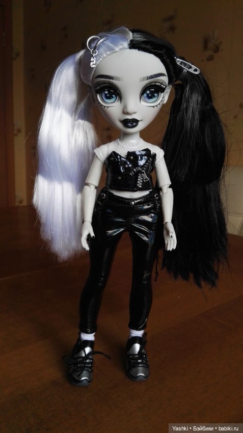 Ева (Хизер Грейсон) приехала (фото 3)