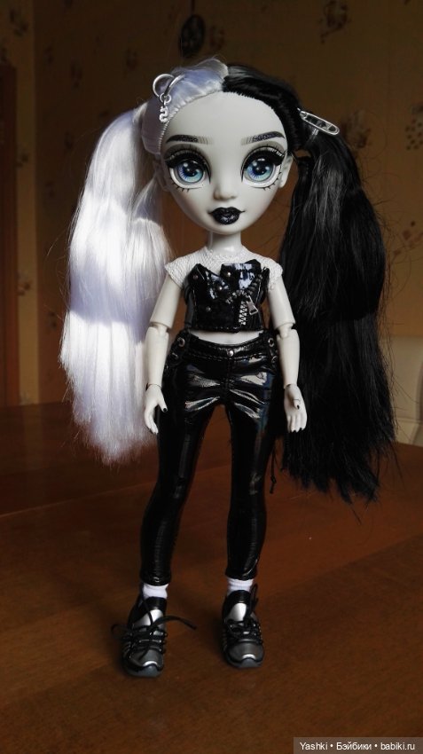 Ева (Хизер Грейсон) приехала (фото 2)