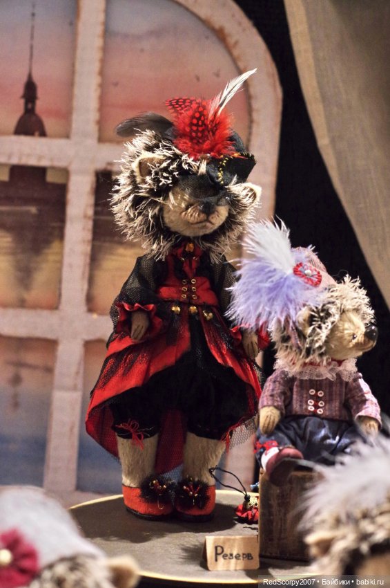 Группировка "ЁжкинКот" Оля Пономарева и Вера Терекбаева на "Балу Кукол" в Севкабель Порту в Санкт-Петербурге 11 - 14 мая 2023 года