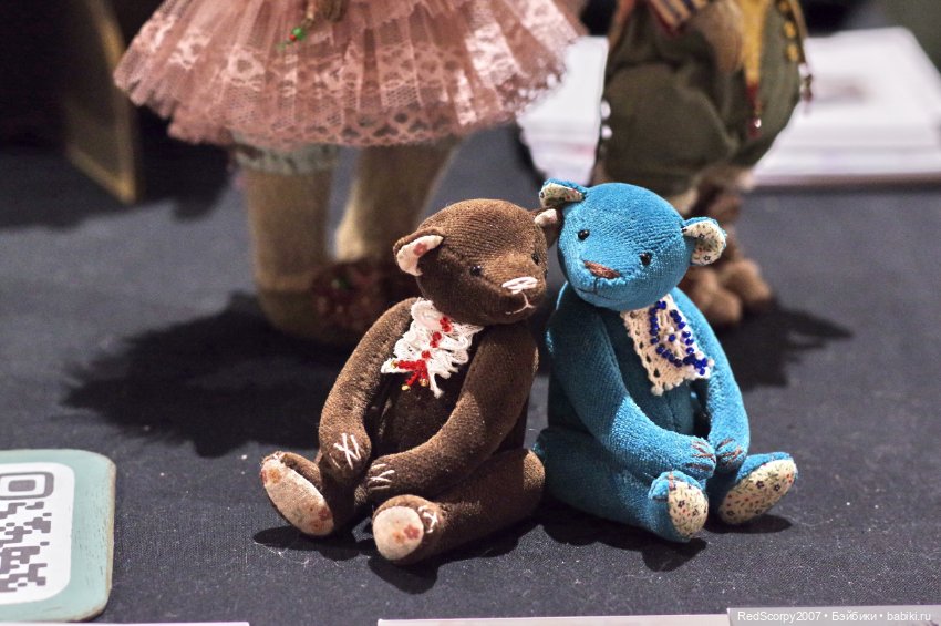 Группировка "ЁжкинКот" Оля Пономарева и Вера Терекбаева на "Балу Кукол" в Севкабель Порту в Санкт-Петербурге 11 - 14 мая 2023 года